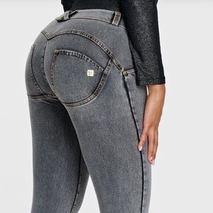 ISO LOW RISE FREDDY GREY JEANS